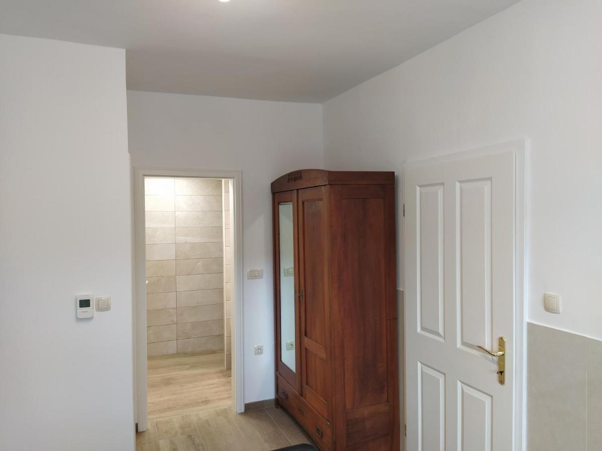 Apartmaji Maln โดเลนิสเก ทอปลิตเซ ภายนอก รูปภาพ