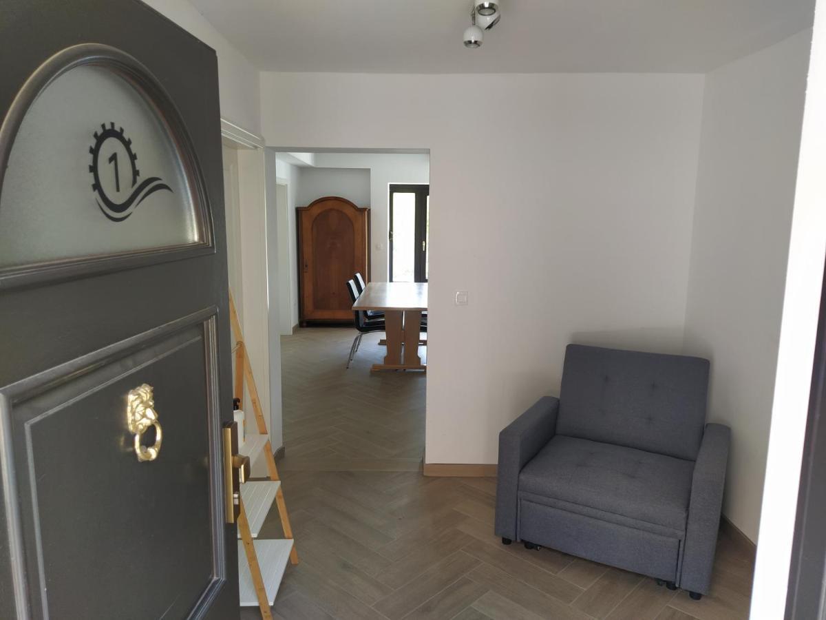 Apartmaji Maln โดเลนิสเก ทอปลิตเซ ภายนอก รูปภาพ