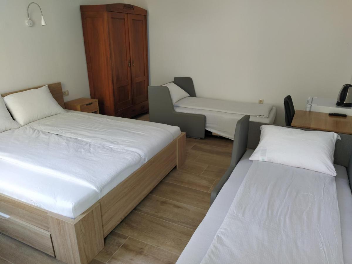 Apartmaji Maln โดเลนิสเก ทอปลิตเซ ภายนอก รูปภาพ