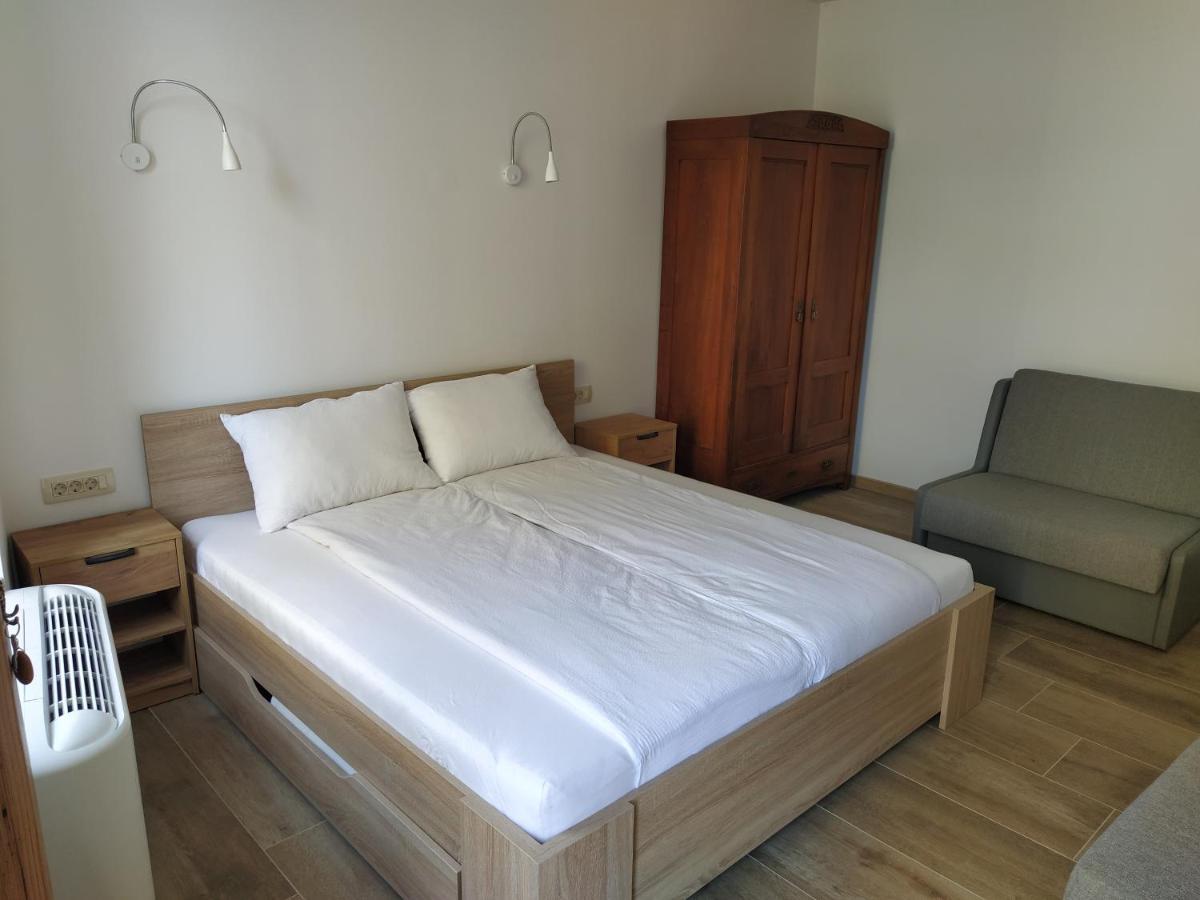 Apartmaji Maln โดเลนิสเก ทอปลิตเซ ภายนอก รูปภาพ