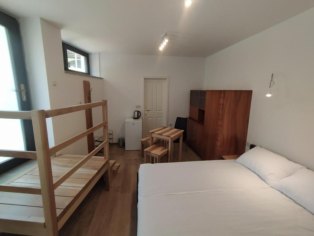 Apartmaji Maln โดเลนิสเก ทอปลิตเซ ภายนอก รูปภาพ